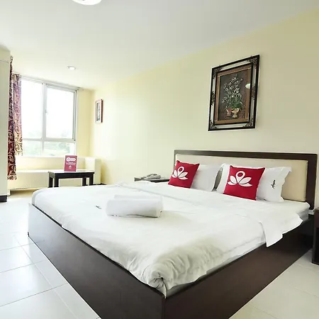 Aryan Suites Hotel